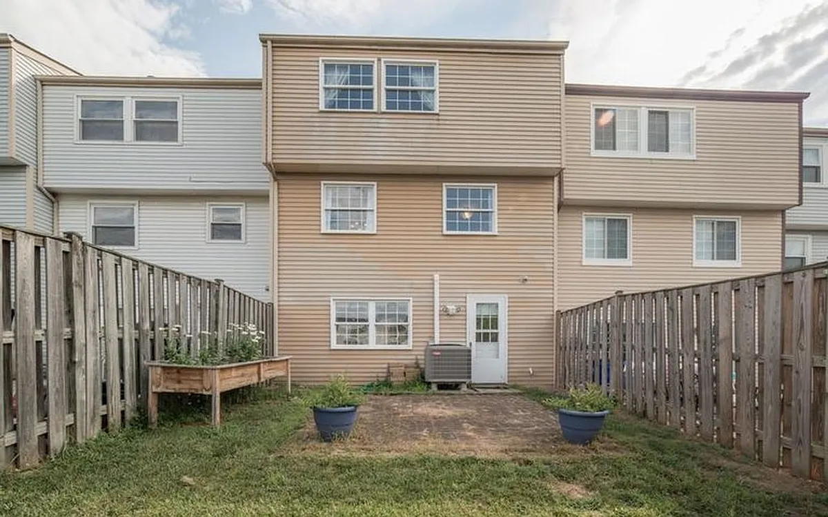 Building Photo - 1746 Springfield Ln