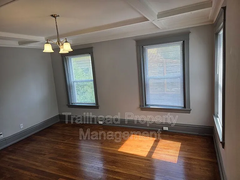 3227 Central St #6 — Photo 8