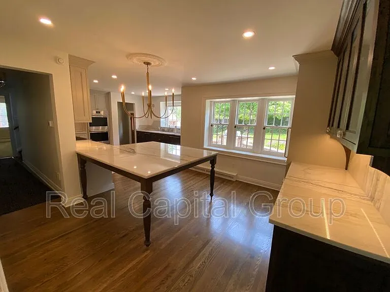54 Washington Hwy — Photo 5
