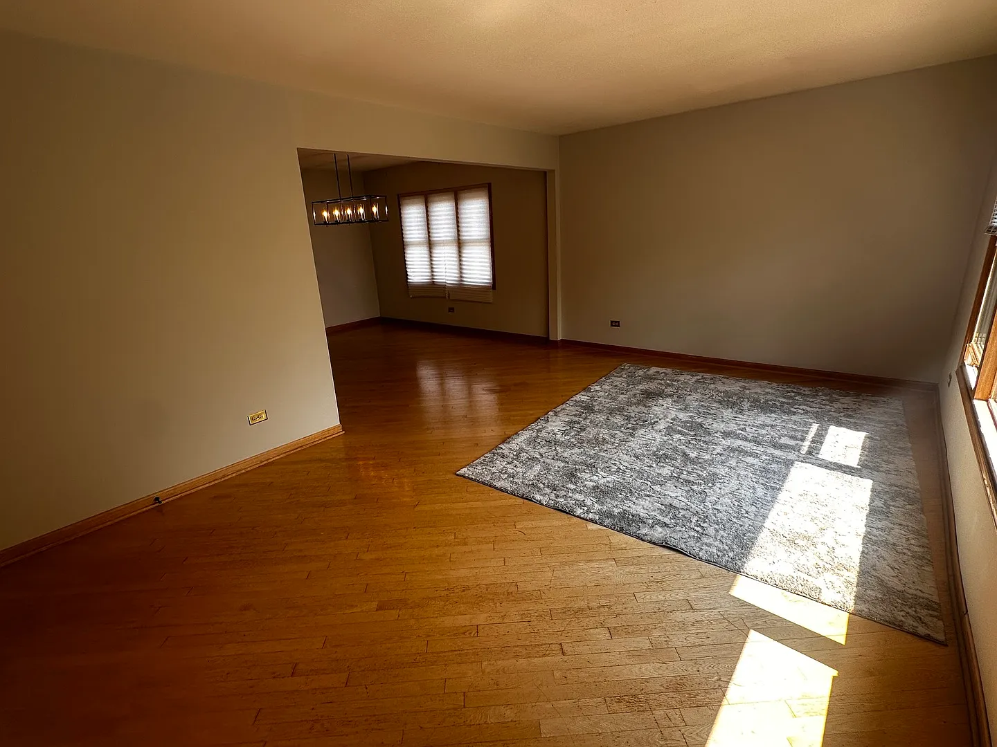 3 bed, 1400 sqft, $2,000 — Photo 4