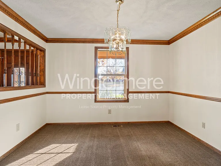 10435 N Iroquois Ct — Photo 8