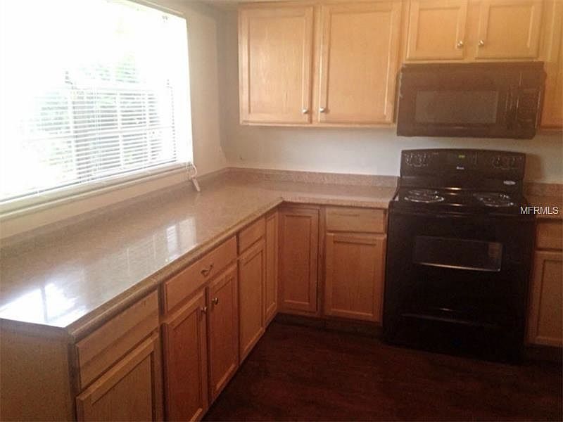 2nd image of 1114 Narcissus Ln