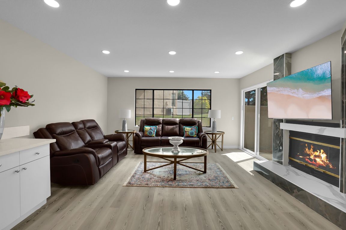 PropertyGraphy.com  (5)