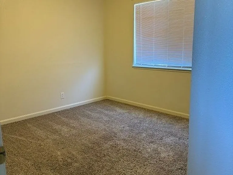 4172 Gordon St — Photo 12