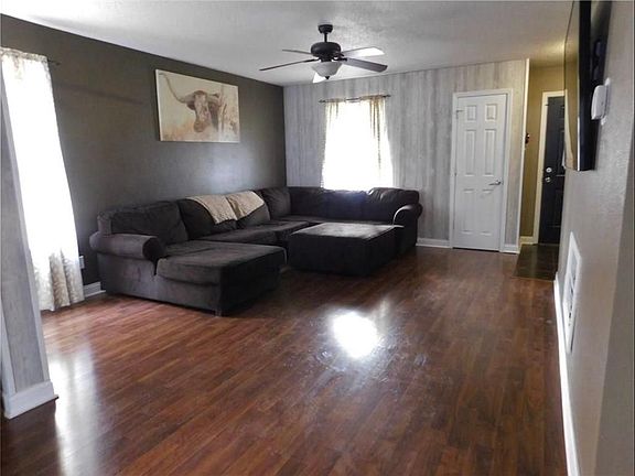 4th image of 2341 Amberleigh Dr