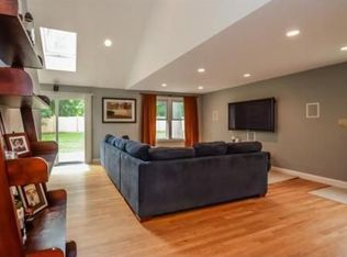 9 Himoor Cir, Randolph, MA 02368