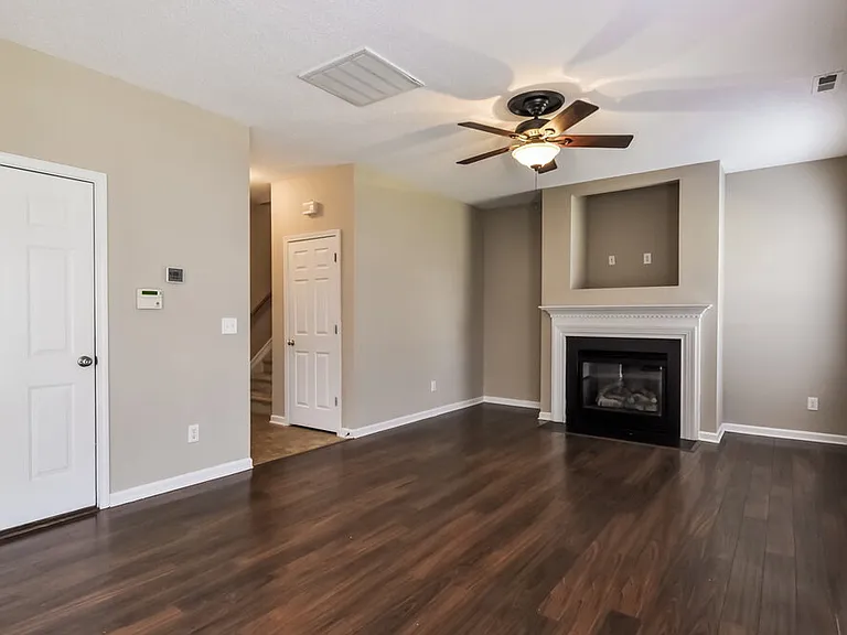 816 Stackhurst Way — Photo 2