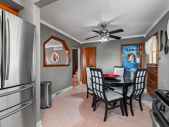 5th image of 10636 Kedvale Ave