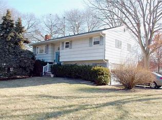 19 Phillips Dr, Old Bridge, NJ 08857