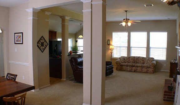 5th image of 1627 Luckenbach Dr