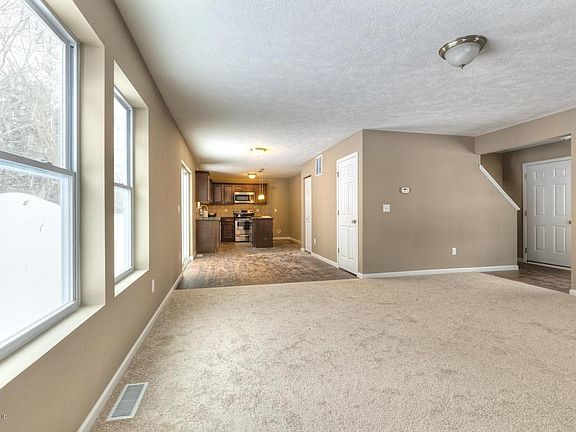 4th image of 5528 Lister Ct