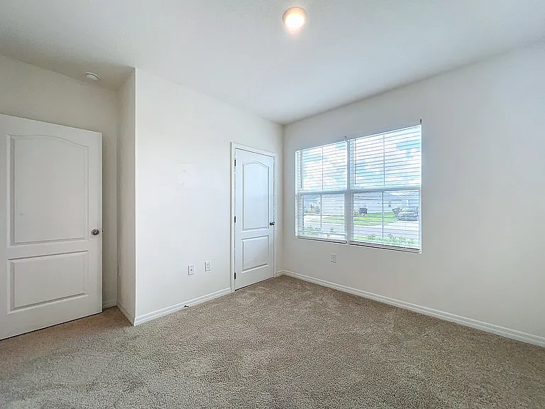 1043 Cascade Dr — Photo 29