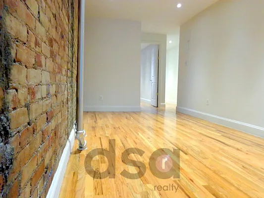 Rented by DSA Realty | media 27