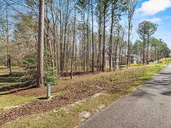 3rd image of 137 Shumpert Rd #1