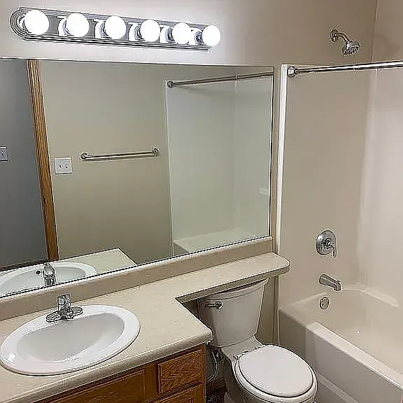 838 Lamont Dr — Photo 5