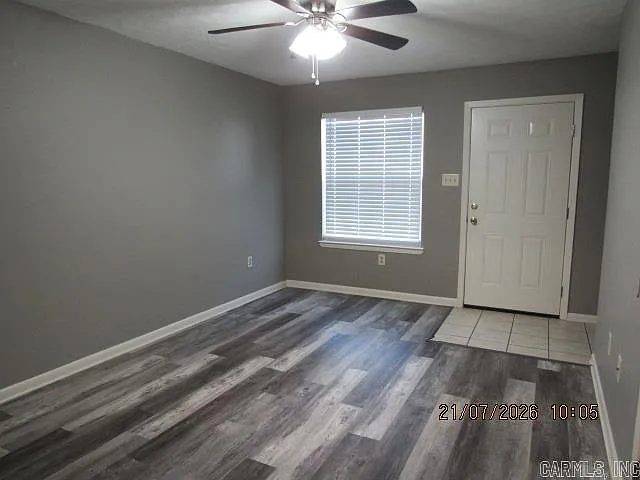 2 bed, 1.5 bath, 880 sqft, $880 — Photo 4