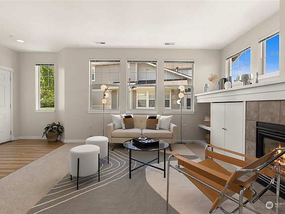 5th image of 1601 NE Katsura Street #206