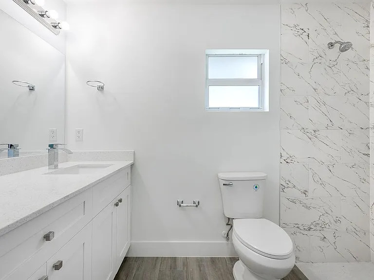3018 SE Iris St #2 — Photo 6