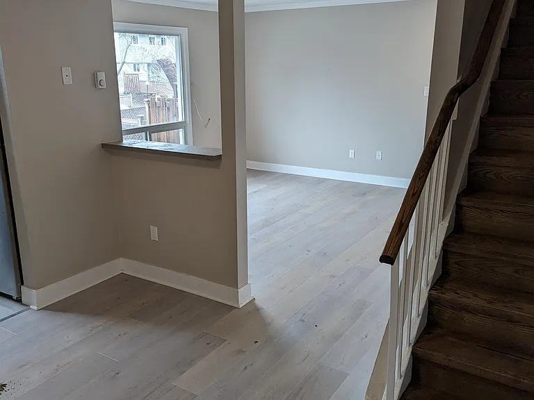 700 Parkhill Rd W — Photo 9