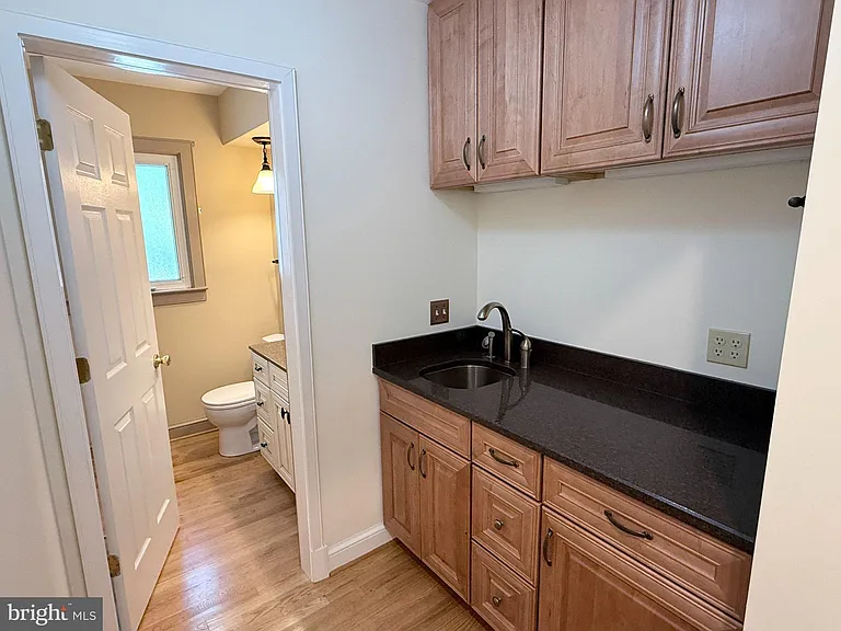 5021 Cathedral Ave NW — Photo 8