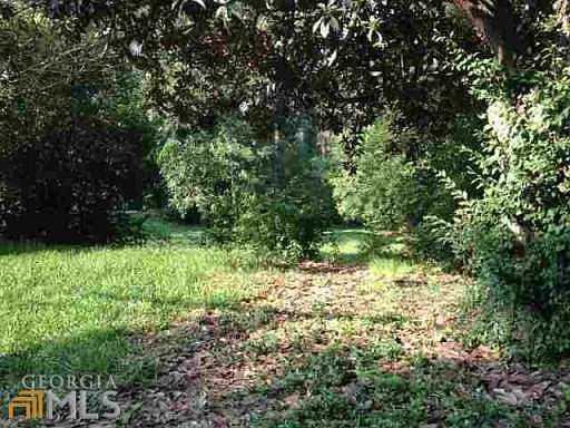 2nd image of 840 Laurel Ave