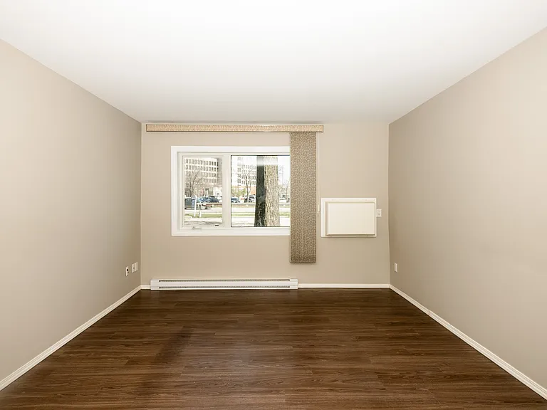 2331 Pembina Hwy — Photo 9
