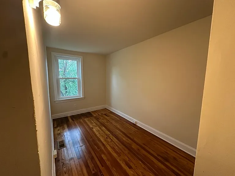 4602 Hurley St — Photo 10