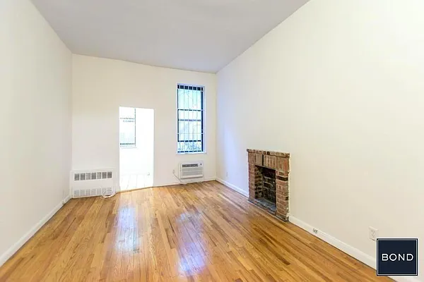 Rented by Bond New York | media 1