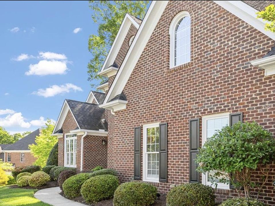 2nd image of 112 Glenspring Way