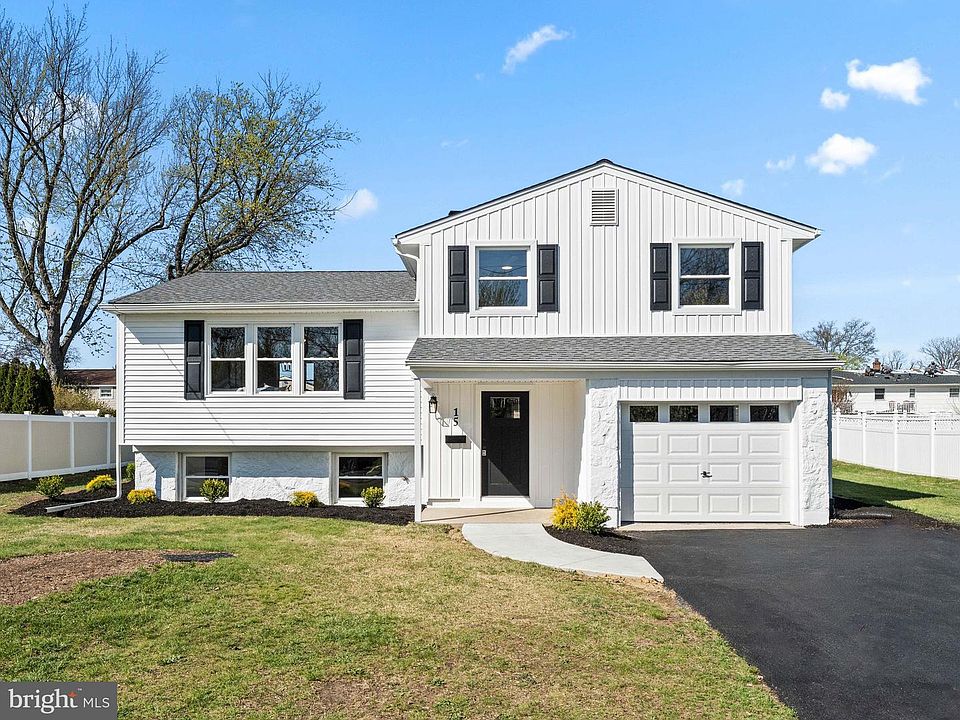 1st image of 15 Arrowhead Dr