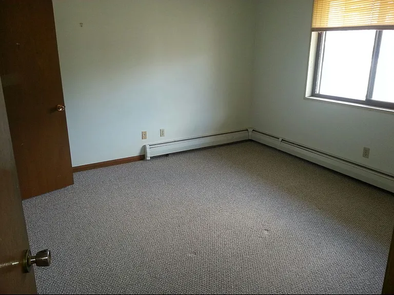 2714 Wayne Ave — Photo 6