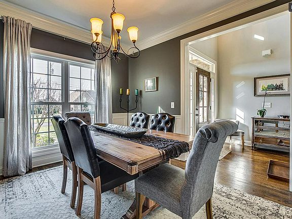 formal dinning room