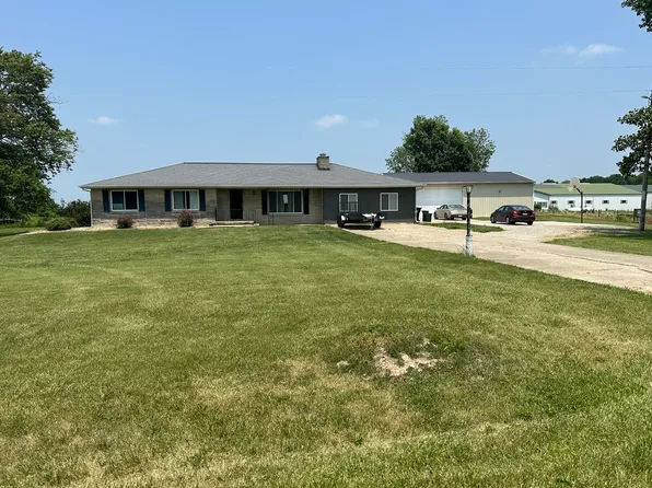 529 E 1450th Rd, Brocton, IL 61917
