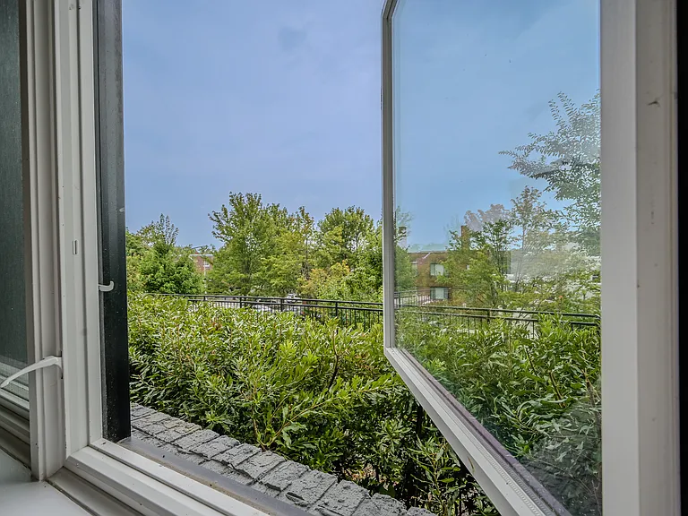 1940 3rd St NE #1 — Photo 7