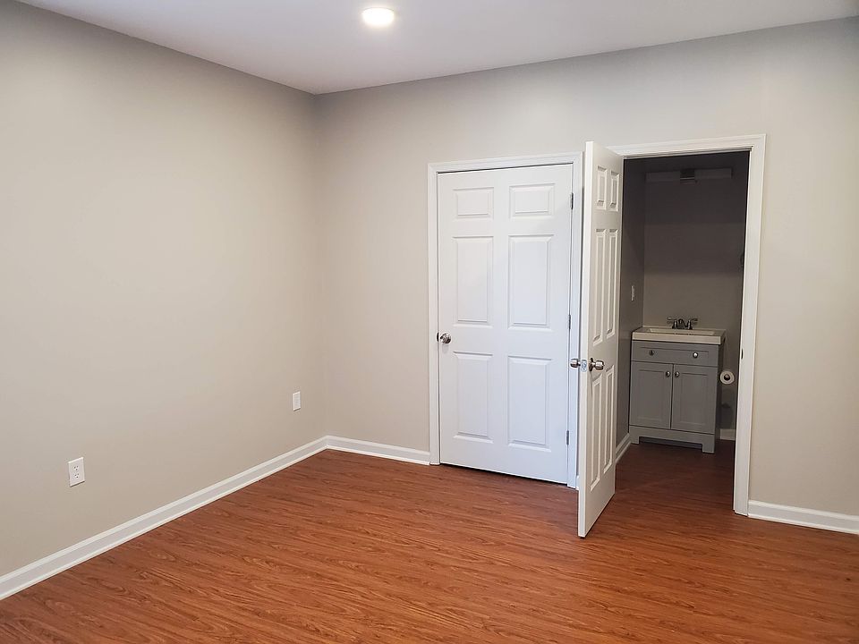 2nd image of 1072 Hupps Hill Ln