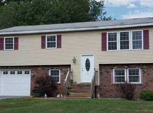 7 Ho Hum Ln, Saratoga Springs, NY 12866