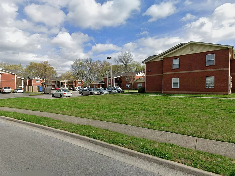 Spring Branch Apartments — Photo 2