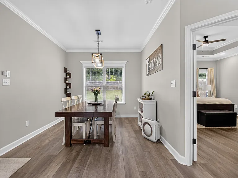 9025 Wooddale Dr — Photo 10