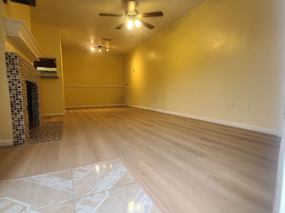 LIVING ROOM - 1