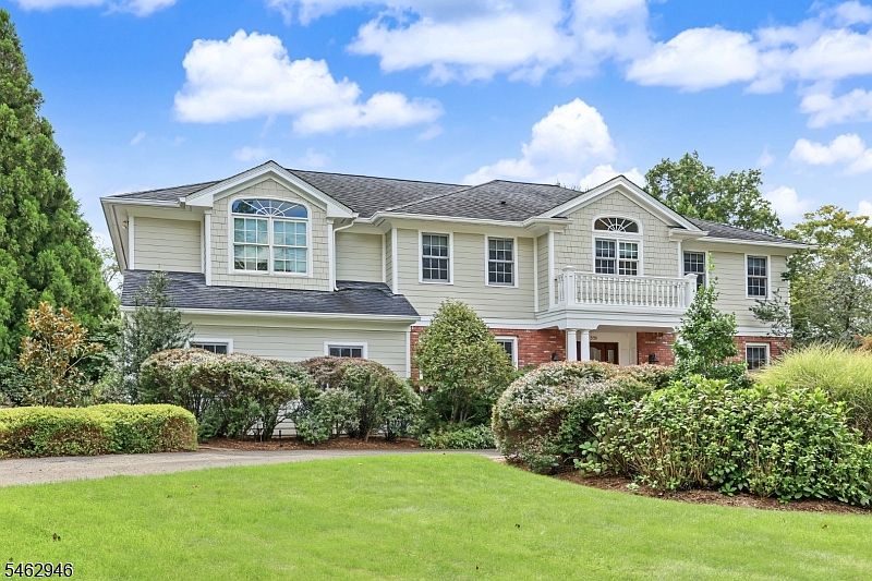 1st image of 359 Lakeview Dr