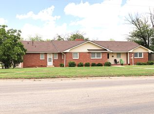 1110 W 11th St, Plainview, TX 79072