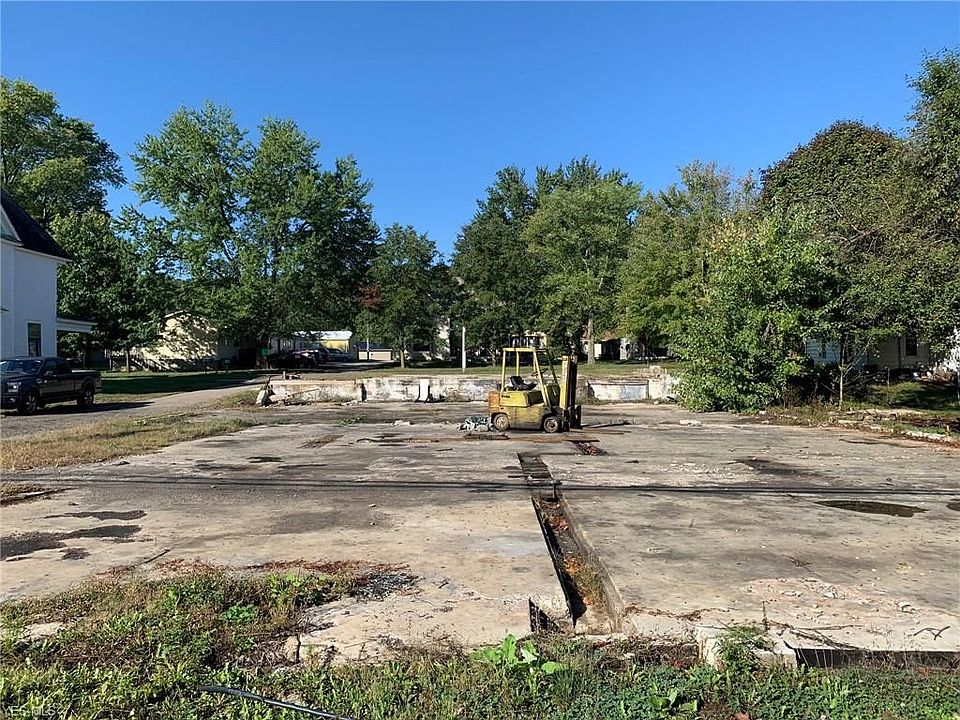 1st image of 240 S Main St