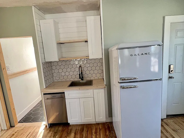 64 Standish Ave — Photo 4