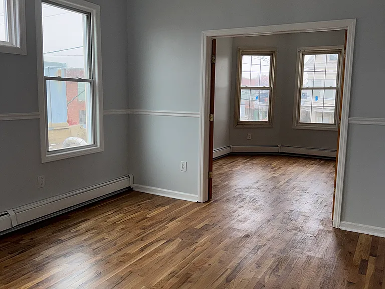 590 Hawthorne Ave #1 — Photo 4