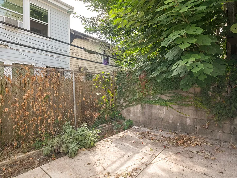 2214 Latona St — Photo 6