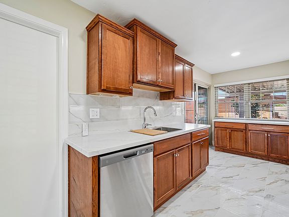 3rd image of 27200 La Prada Way