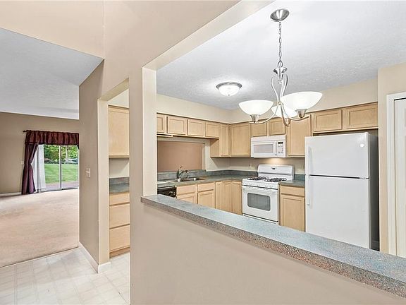 5th image of 1486 Iris Glen Dr