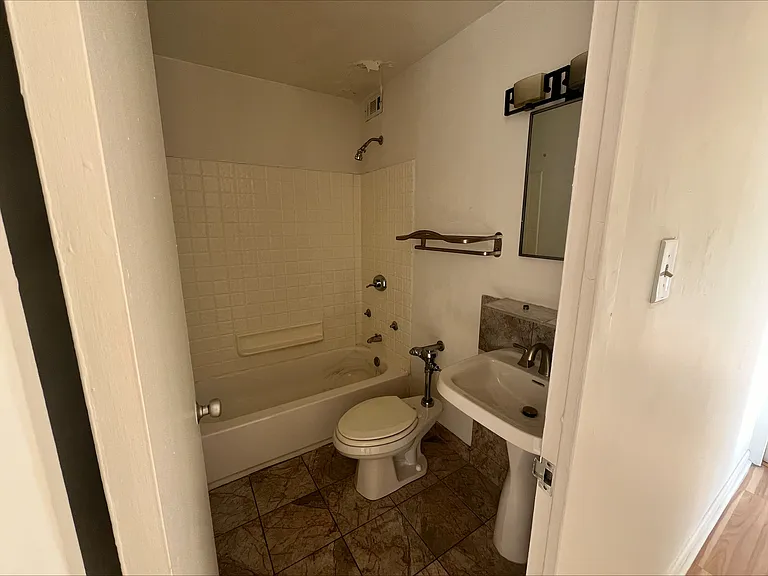 1401 E 55th St #916N — Photo 7