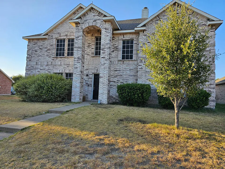 702 Locustberry Dr