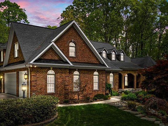 2nd image of 8308 Linville Oaks Dr